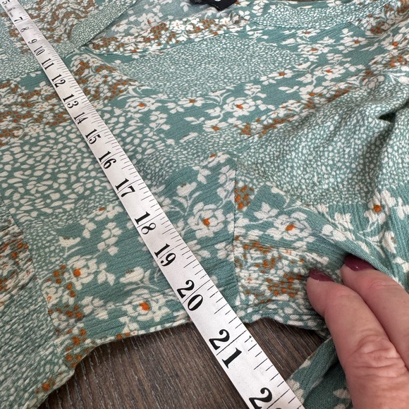 ๐๐๐๐๐ค Floral Green Cottagecore Blouse Size Small - Picture 10 of 13